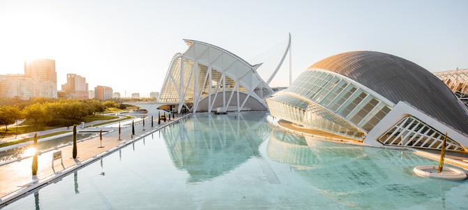 La Ciudad de las Artes y las Ciencias es uno de los museos de Valencia más modernos