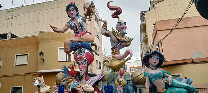 Fallas-Denkmäler in Alzira